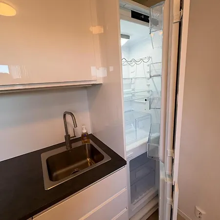 アパート Temis Apartment, Private New 1 Bed And 1 Living With Sofa Bed And Lagre Kitchen, Share With Nobody No Parties *
