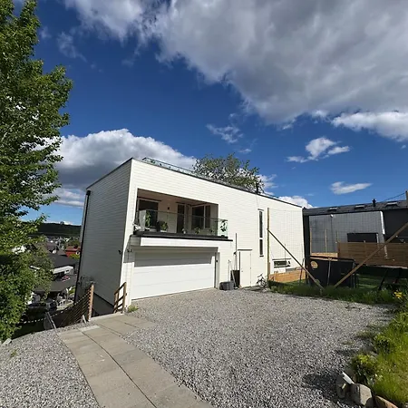 Temis Apartment, Private New 1 Bed And 1 Living With Sofa Bed And Lagre Kitchen, Share With Nobody No Parties アパート