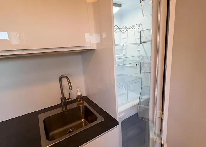 Lejlighed Temis Apartment, Private New 1 Bed And 1 Living With Sofa Bed And Lagre Kitchen, Share With Nobody *